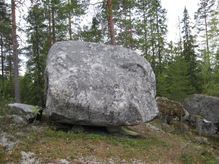 Rämeikkösuon kivet