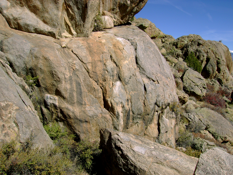 Calentar Boulders