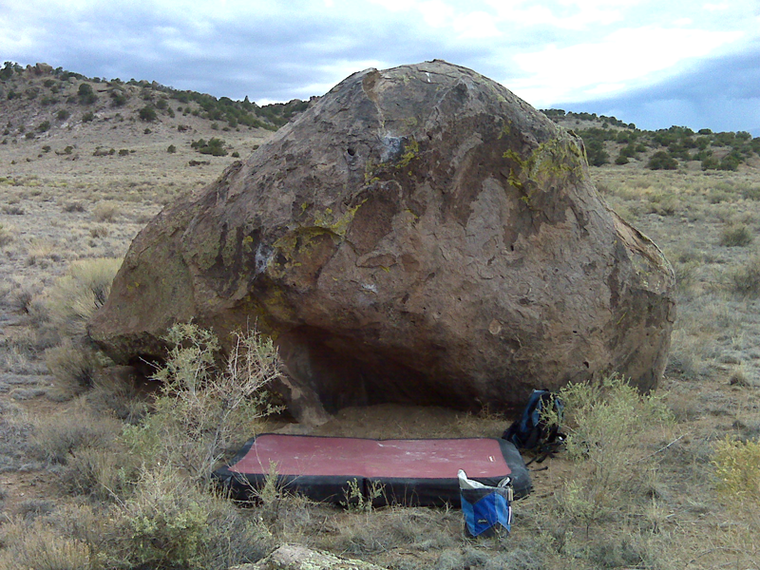 Knee Raker Boulder