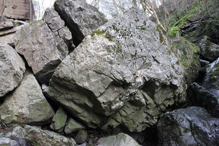 River Bloc Boulders