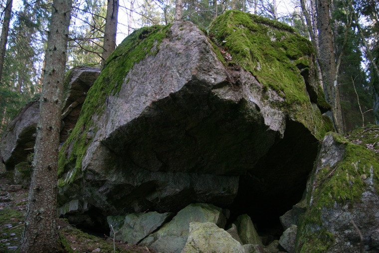 Story of two worlds blocket