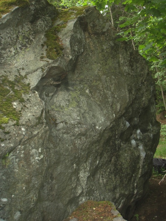 Ensamma medelhavsstenen