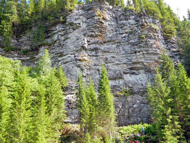 Рыжая стенка(Red wall)