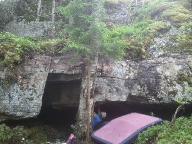 Haisevanlammen luola