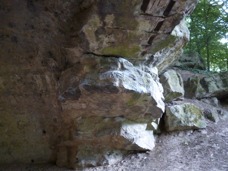Blocs à l'extérieur du pont