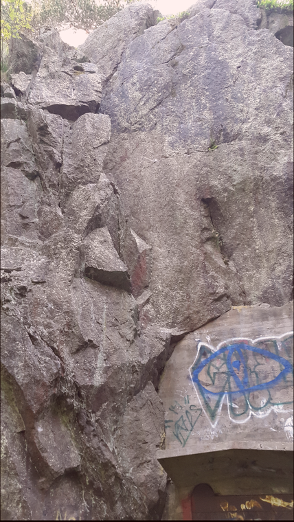 Tolarp - stora väggen