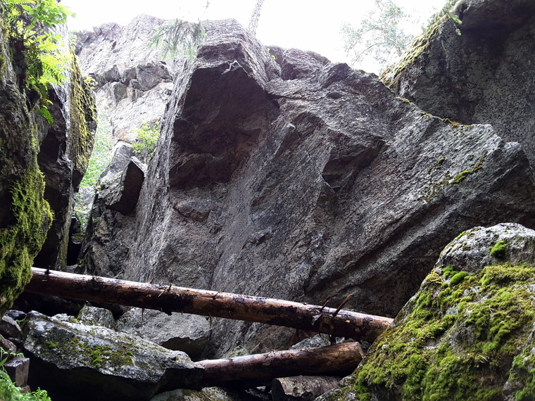 Развал под основным массивом