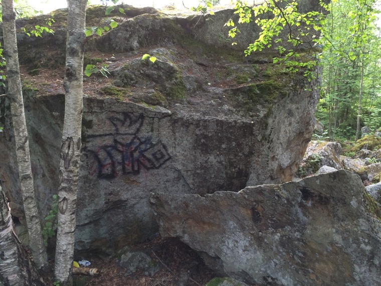 Leikkikentän kivet.