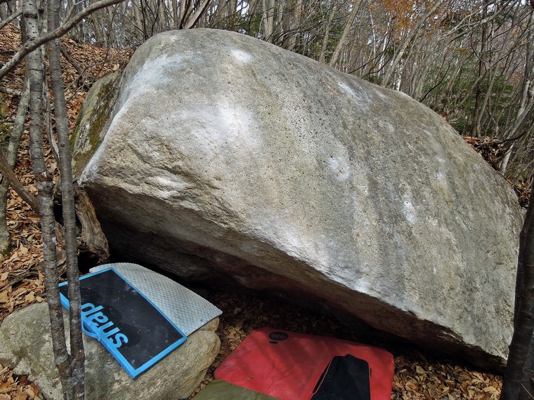 もぐり岩 (Moguri Iwa)