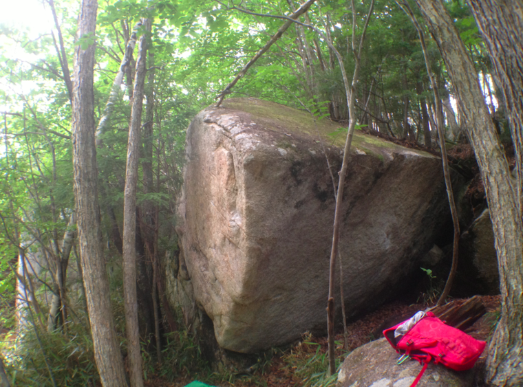 隠れ岩 (Kakure Iwa)
