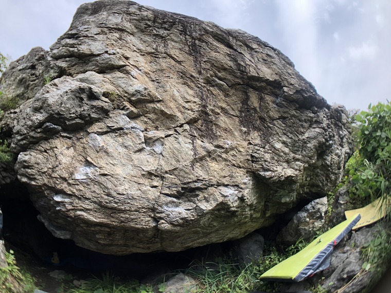 砂箱岩 / sandbox boulder