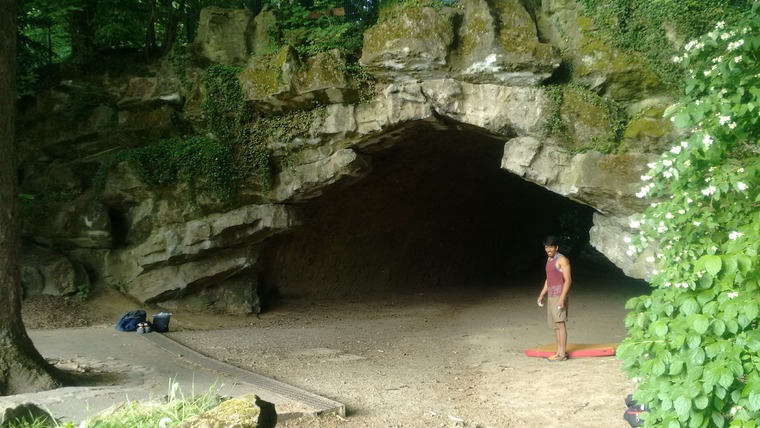 Blocs à l'extérieur du pont