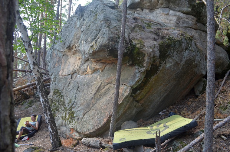 Рыжий камень