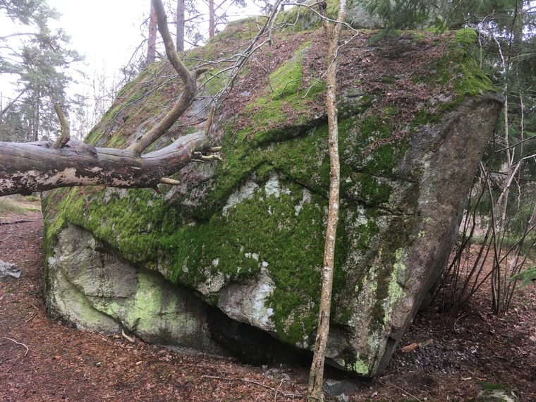 Gribbylund Boulder