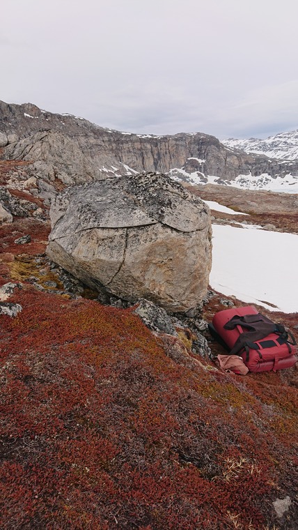 Slightly overhanging