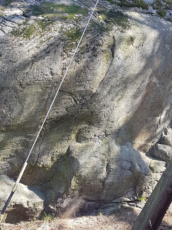 Väggen vid gångvägen