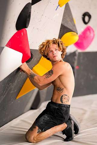 Nikken Daniels