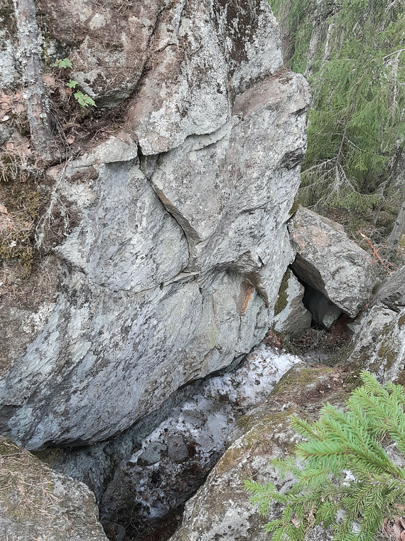 Nuotiolipan vastakanjoni