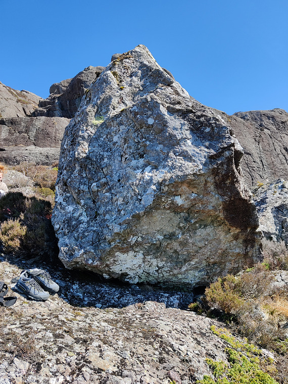 Solunds første stein 