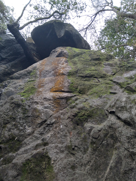 Gran piedra de los bellotos