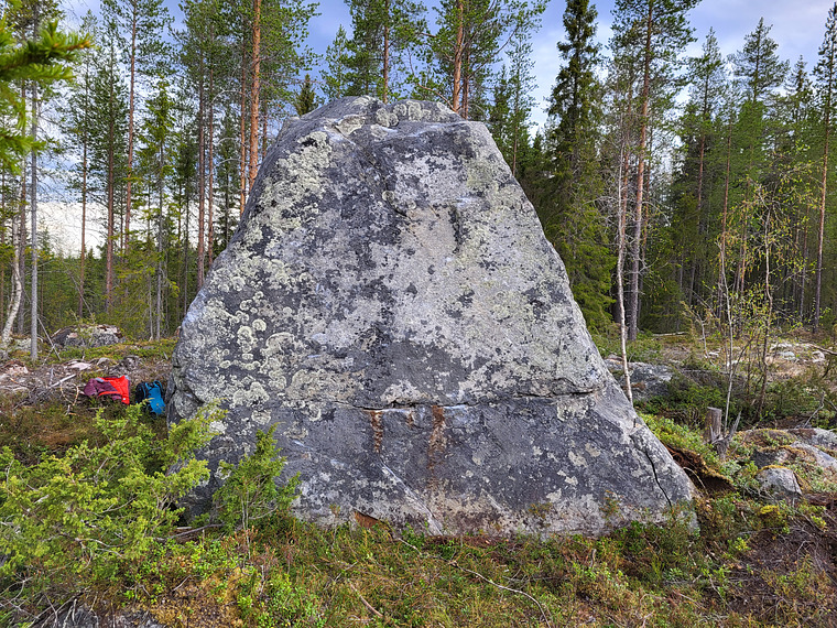 Ärräpää Boulder