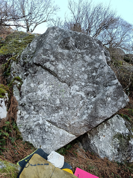 Main Crag (Nearly Headless boulder)