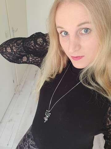 Amy  Harder