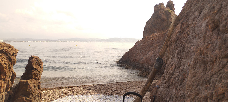 Little towers from the sand