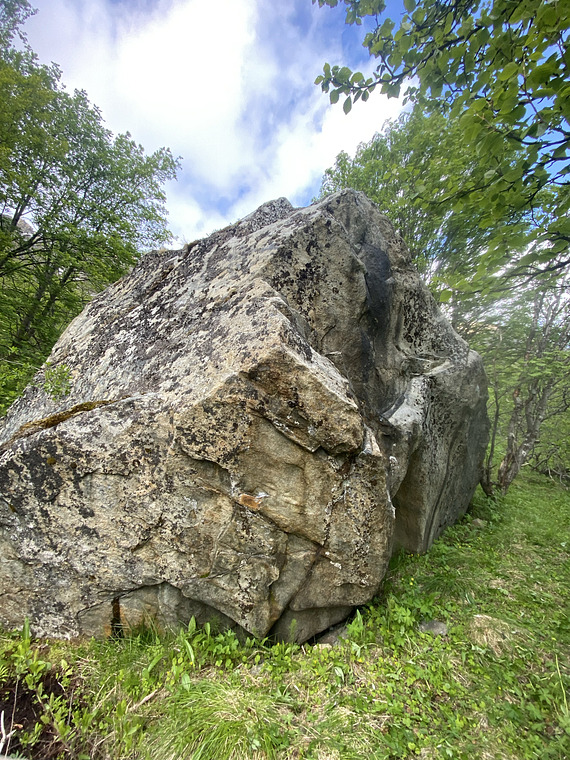 Road boulder