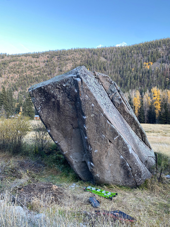 Chain station boulder