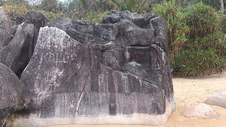 Mentawak turtle beach