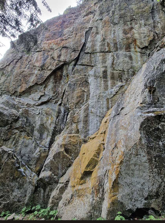 Den gule overhengsveggen 