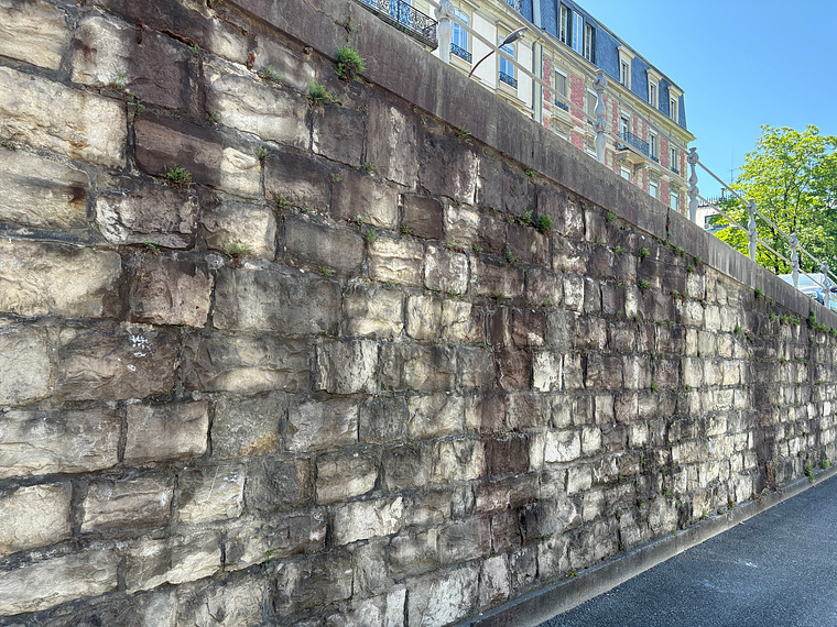 Le mur des réformés droit