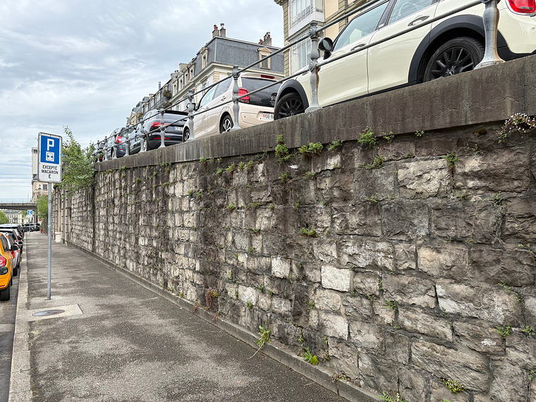 Le mur des réformés droit