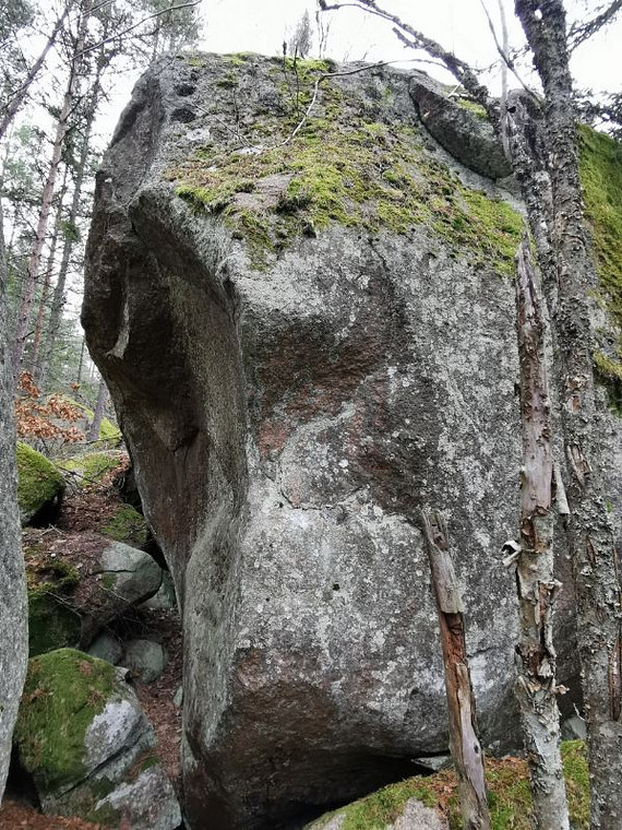 Main boulder